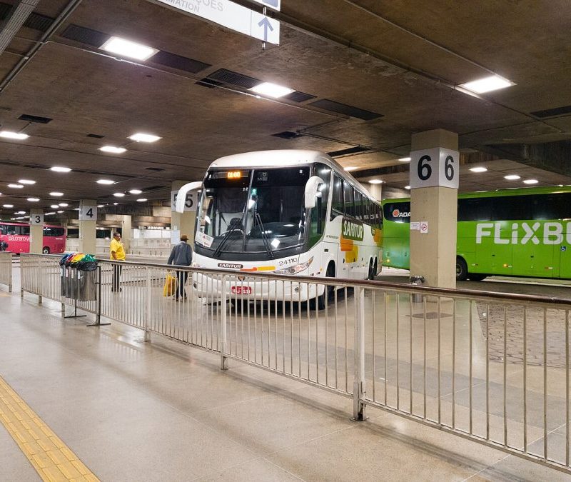 Justiça proíbe ANTT de penalizar parcerias entre ônibus e apps