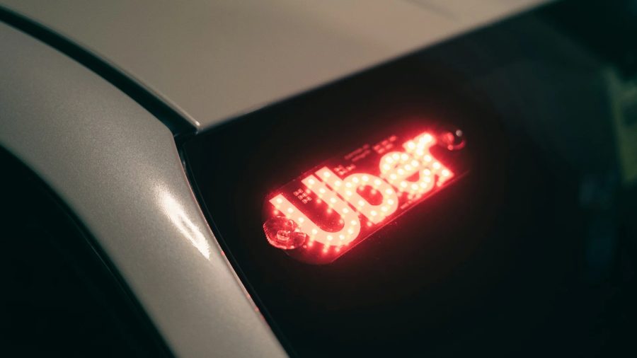 Uber aposta tudo em IA e "força" todos os seus 30 mil funcionários a usarem ChatGPT Work