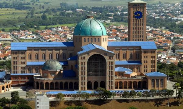 Festa de Aparecida espera 500 mil fiéis com esquema especial de segurança