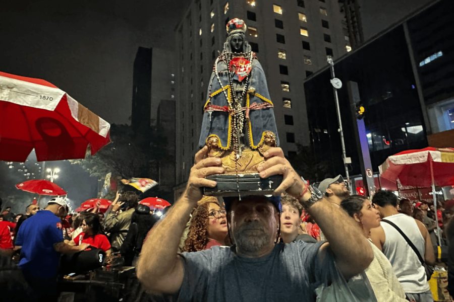 Veja fotos da festa na Avenida Paulista após reeleição de Lula