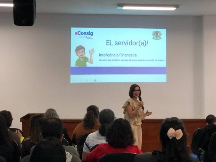 Volta Redonda promove palestra sobre educação financeira para servidores