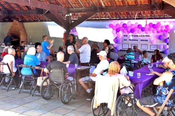 Volta Redonda celebra Dia do Idoso com churrasco dançante