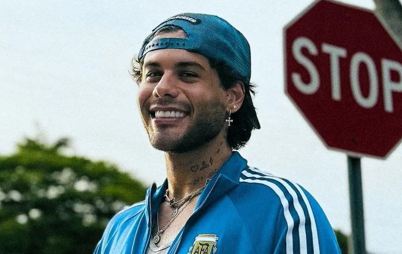 Zé Felipe abre o jogo sobre status de relacionamento e aparência